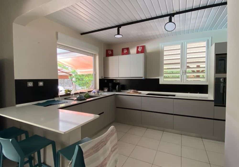 NFG Agencement agencement cuisine sur mesure à Remire Montjoly en Guyane (3) réalisations d'agencement intérieur | NFG Agencement