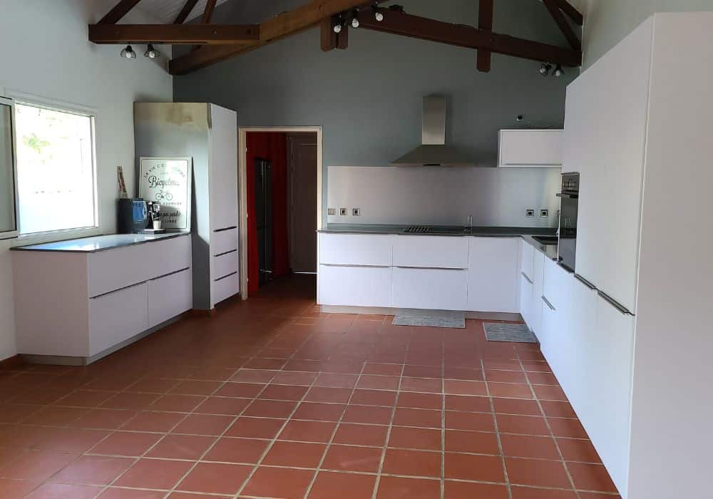 Cuisiniste sur l’Île de Cayenne en Guyane réalisations d'agencement intérieur | NFG Agencement