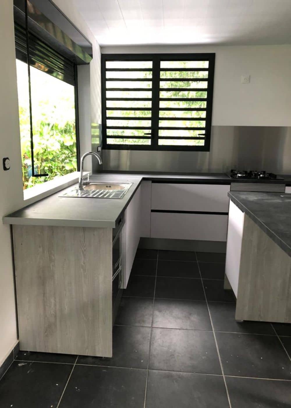 NFG Agencement cuisine pour promoteur immobilier à Remire Montjoly en Guyane (4) réalisations d'agencement intérieur | NFG Agencement